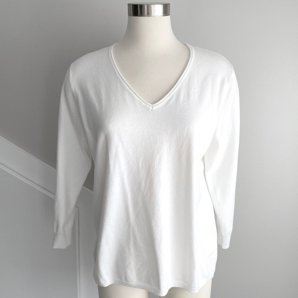 Milano V Neck Lightweight Sweater in White - Size XL - Picture 1 of 7